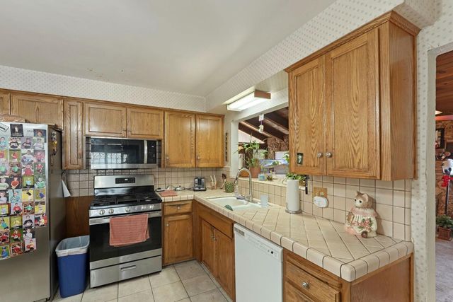 715 El Dorado Ave, Lodi, CA 95240