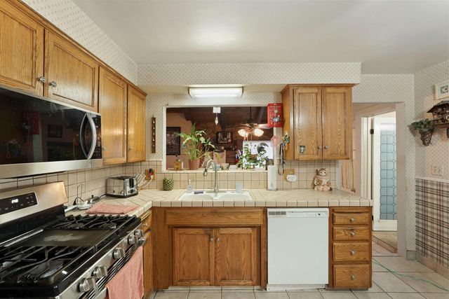 715 El Dorado Ave, Lodi, CA 95240