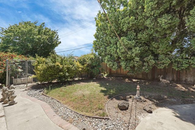 715 El Dorado Ave, Lodi, CA 95240