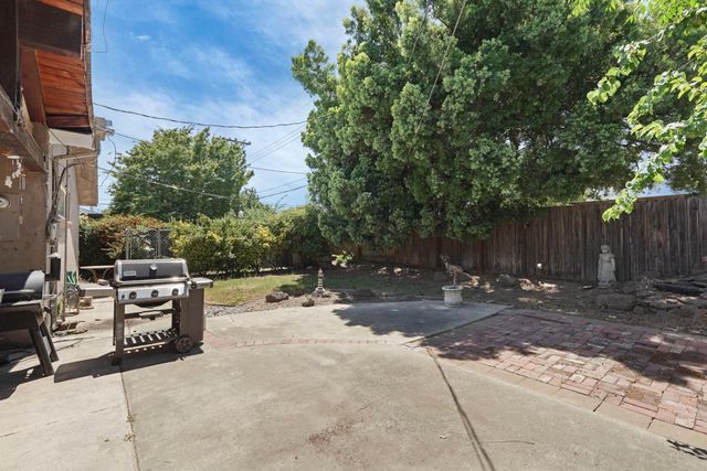 715 El Dorado Ave, Lodi, CA 95240