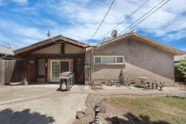 715 El Dorado Ave, Lodi, CA 95240