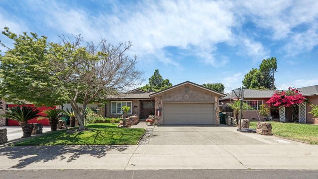 715 El Dorado Ave, Lodi, CA 95240
