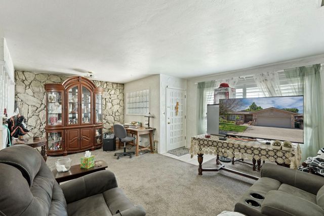 715 El Dorado Ave, Lodi, CA 95240