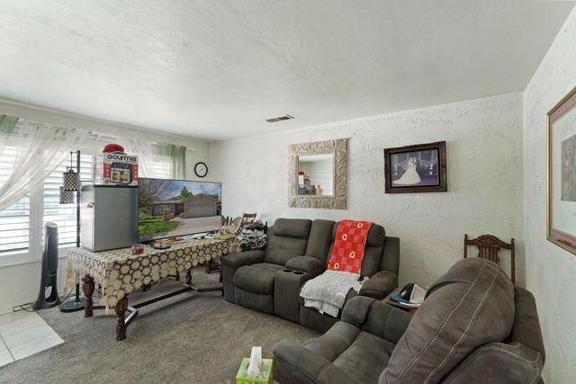715 El Dorado Ave, Lodi, CA 95240