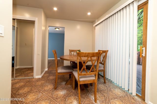 8 Winsor Court 2808, Sayreville, NJ 08872