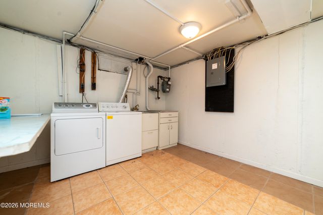 8 Winsor Court 2808, Sayreville, NJ 08872