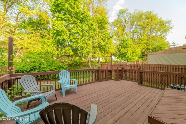 8 Winsor Court 2808, Sayreville, NJ 08872