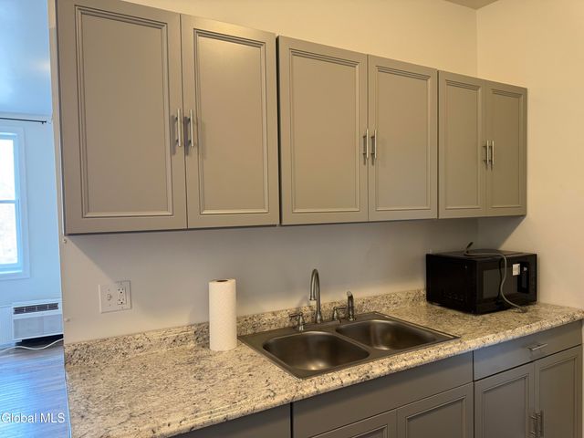 346 Madison Avenue 3, Albany, NY 12210
