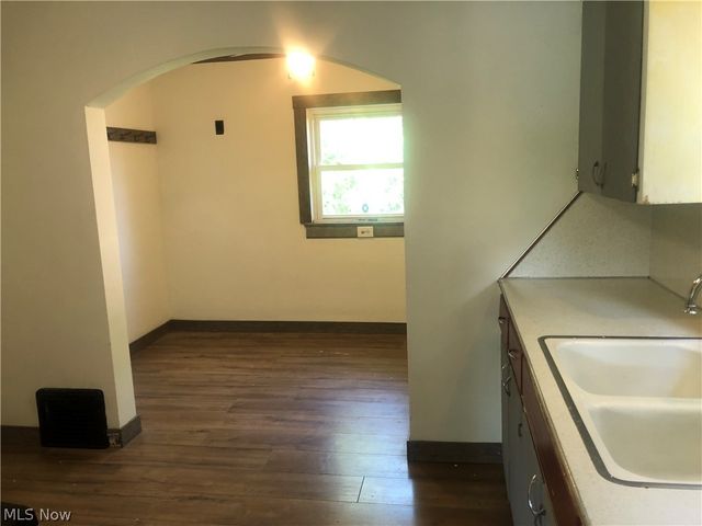 1209 Roslyn Avenue SW, Canton, OH 44710