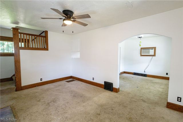 1209 Roslyn Avenue SW, Canton, OH 44710