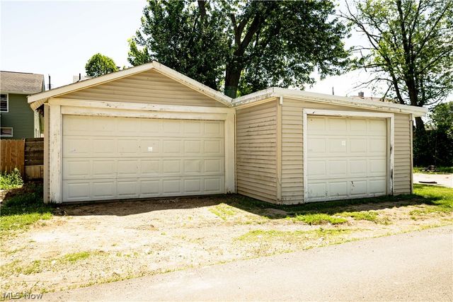 1209 Roslyn Avenue SW, Canton, OH 44710