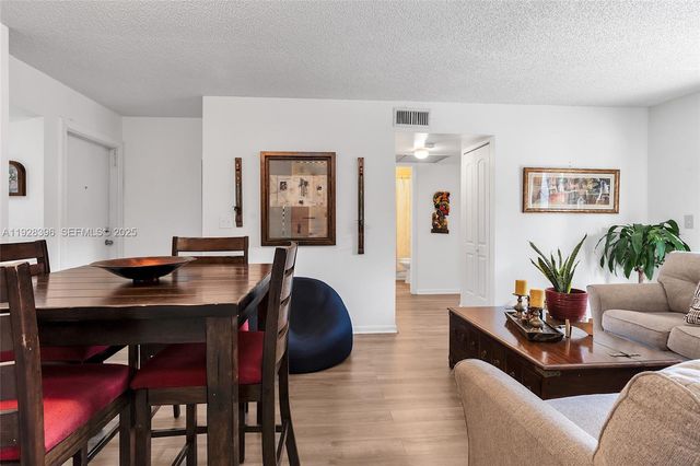 9730 Hammocks Blvd 201-28, Miami, FL 33196