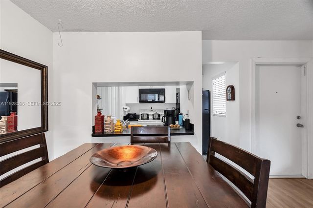 9730 Hammocks Blvd 201-28, Miami, FL 33196