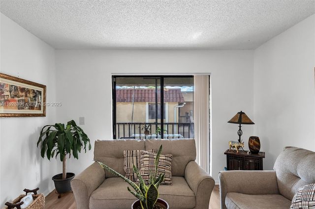 9730 Hammocks Blvd 201-28, Miami, FL 33196