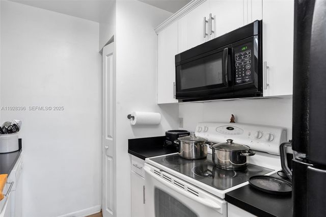 9730 Hammocks Blvd 201-28, Miami, FL 33196