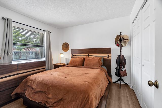 9730 Hammocks Blvd 201-28, Miami, FL 33196