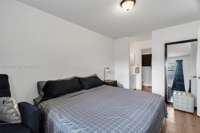 9730 Hammocks Blvd 201-28, Miami, FL 33196