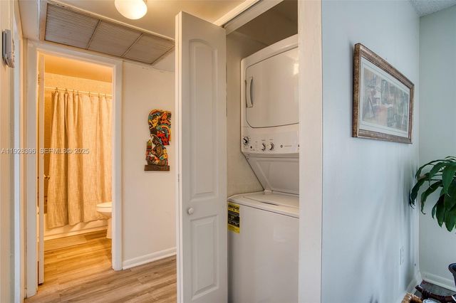 9730 Hammocks Blvd 201-28, Miami, FL 33196