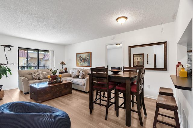 9730 Hammocks Blvd 201-28, Miami, FL 33196