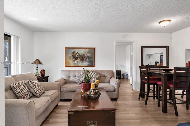 9730 Hammocks Blvd 201-28, Miami, FL 33196