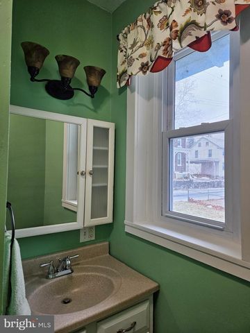 124 S KING ST, Annville, PA 17003