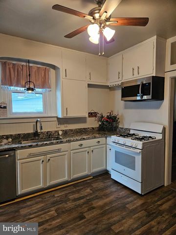 124 S KING ST, Annville, PA 17003