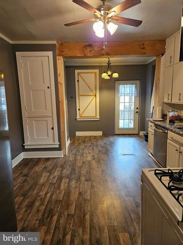 124 S KING ST, Annville, PA 17003