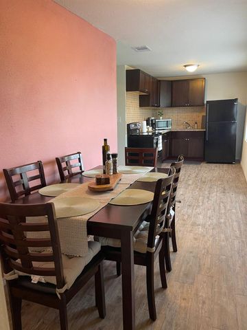 2010 Caplin Street B, Houston, TX 77026