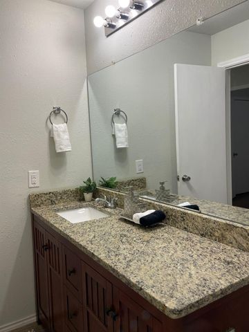 2010 Caplin Street B, Houston, TX 77026