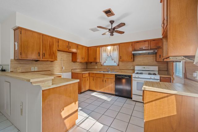 2303 Blueberry Lane, Pasadena, TX 77502