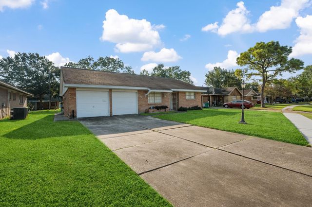 2303 Blueberry Lane, Pasadena, TX 77502