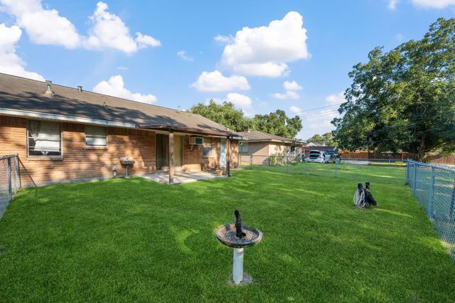 2303 Blueberry Lane, Pasadena, TX 77502