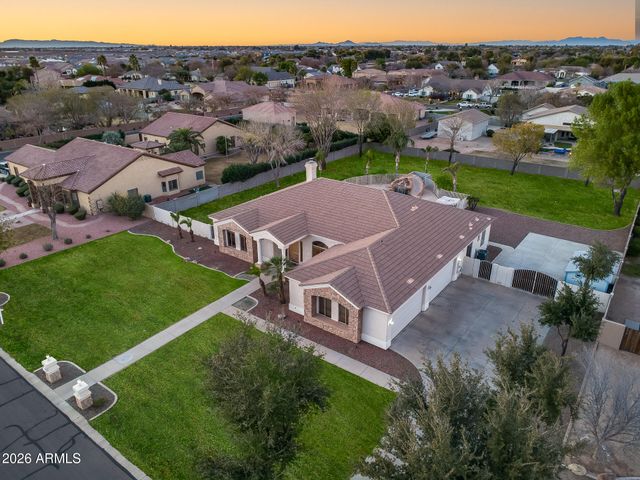 2742 E VILLA PARK Court, Gilbert, AZ 85298