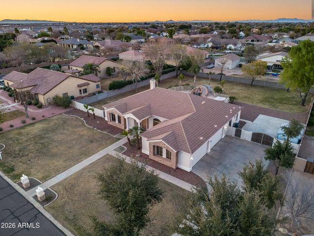 2742 E VILLA PARK Court, Gilbert, AZ 85298