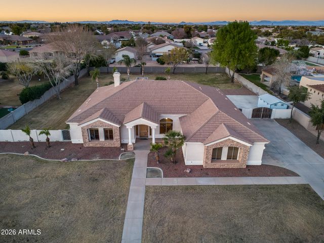 2742 E VILLA PARK Court, Gilbert, AZ 85298