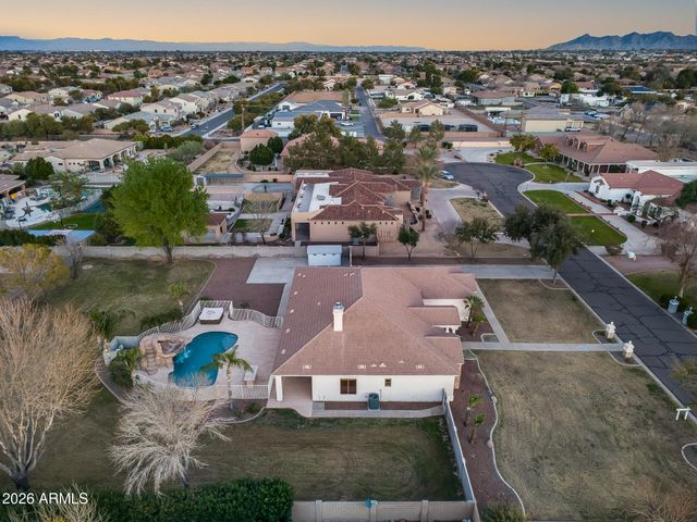2742 E VILLA PARK Court, Gilbert, AZ 85298