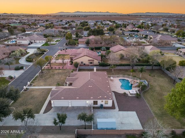 2742 E VILLA PARK Court, Gilbert, AZ 85298