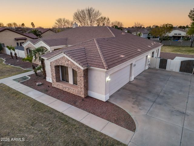 2742 E VILLA PARK Court, Gilbert, AZ 85298