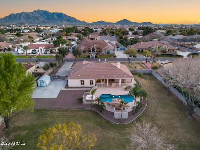 2742 E VILLA PARK Court, Gilbert, AZ 85298