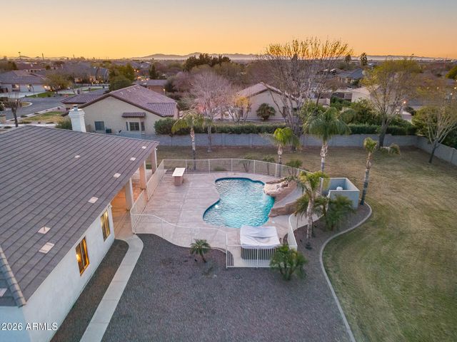 2742 E VILLA PARK Court, Gilbert, AZ 85298