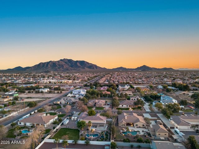 2742 E VILLA PARK Court, Gilbert, AZ 85298