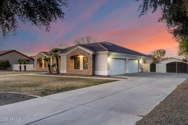 2742 E VILLA PARK Court, Gilbert, AZ 85298