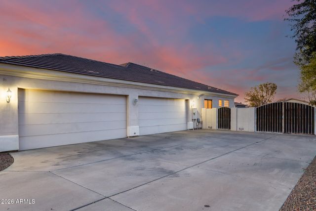 2742 E VILLA PARK Court, Gilbert, AZ 85298
