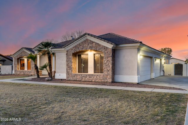2742 E VILLA PARK Court, Gilbert, AZ 85298