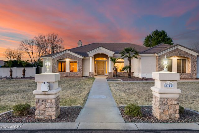 2742 E VILLA PARK Court, Gilbert, AZ 85298