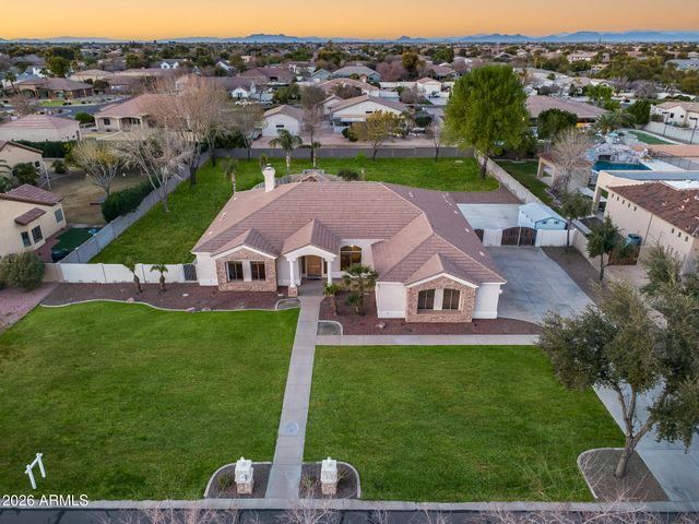 2742 E VILLA PARK Court, Gilbert, AZ 85298