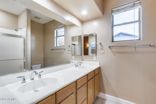 2742 E VILLA PARK Court, Gilbert, AZ 85298