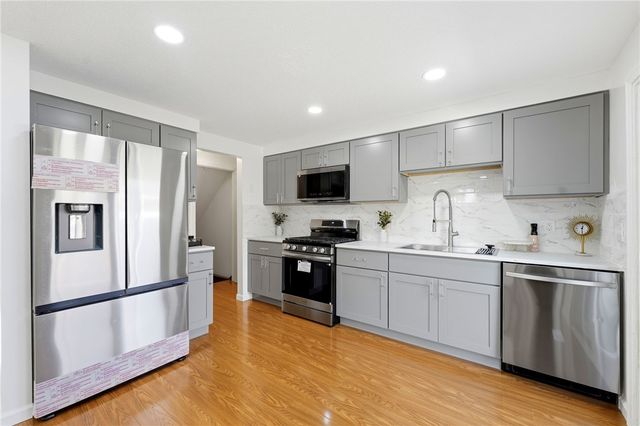 330 Wimbledon Court, West Seneca, NY 14224