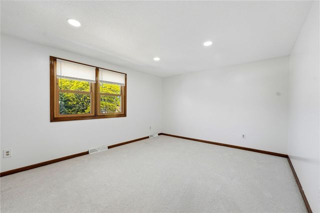 330 Wimbledon Court, West Seneca, NY 14224