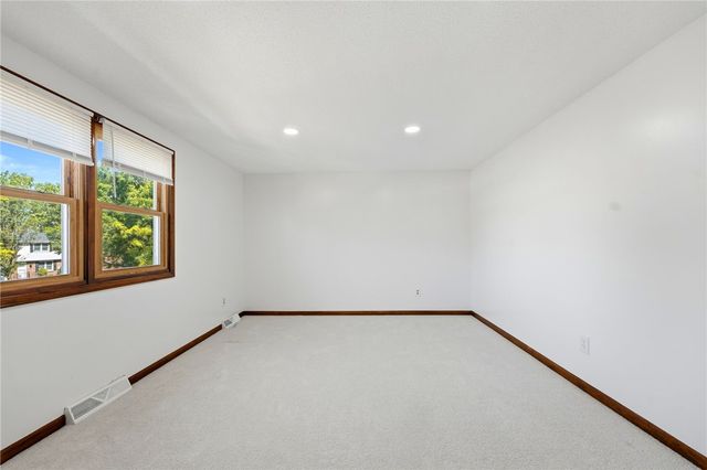 330 Wimbledon Court, West Seneca, NY 14224